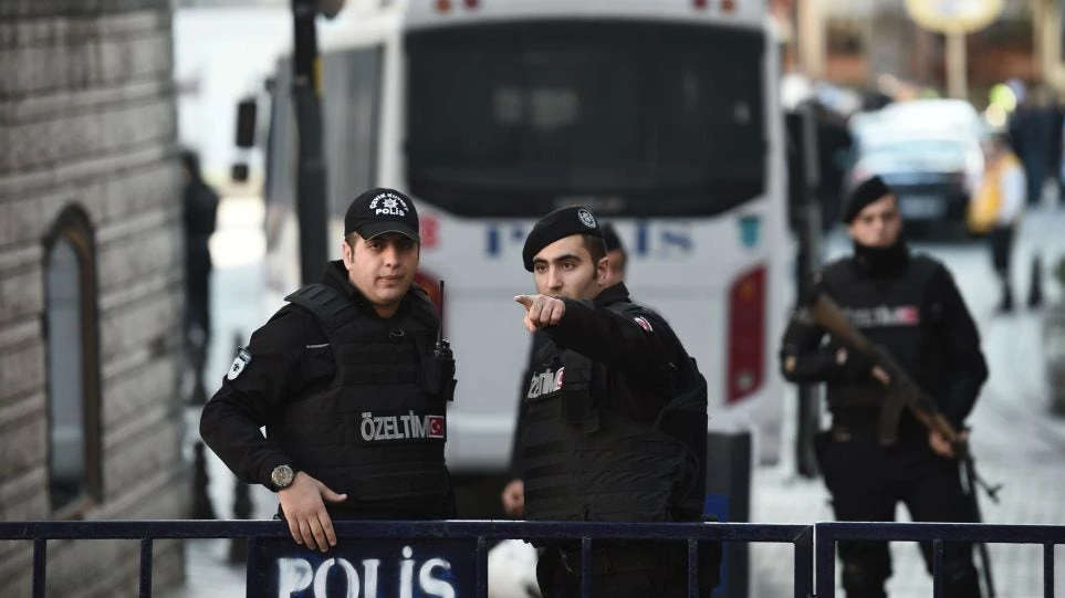 Εκτός ελέγχου η ΜΙΤ: «Απήγαγε» από την Γκαμπόν τρεις κορυφαίους Γκιουλενιστές